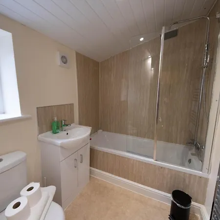 Scoresby Crows Nest - *